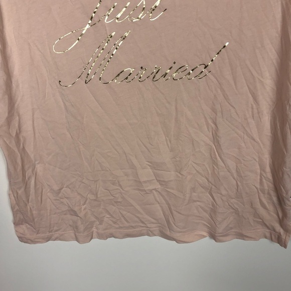 Victoria’s Secret‎ just married t-shirt - Picture 3 of 11